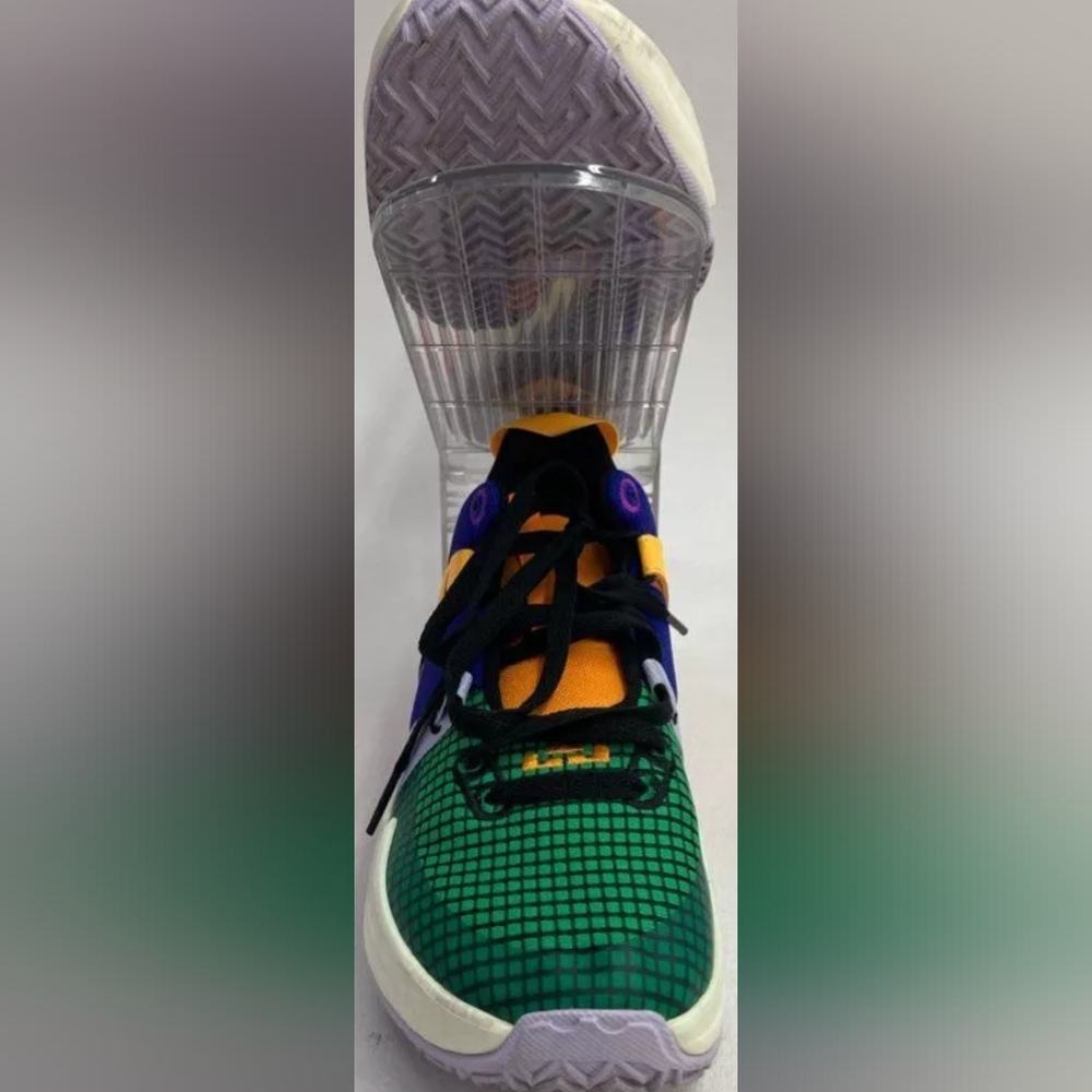 Nike LeBron Witness 7 GS 'Multi-Color Youth Size 7Y  Used Like New MSRP $198 - Picture 4 of 7